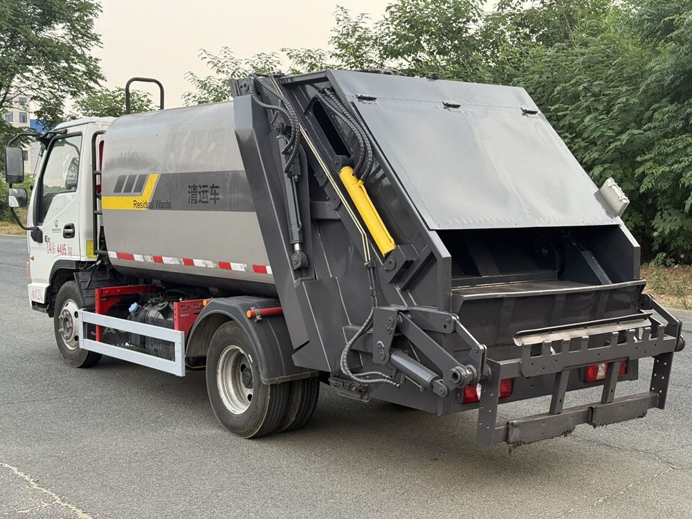 Used Chinese Brand Compressed Garbage Truck A0099 For Sale From China