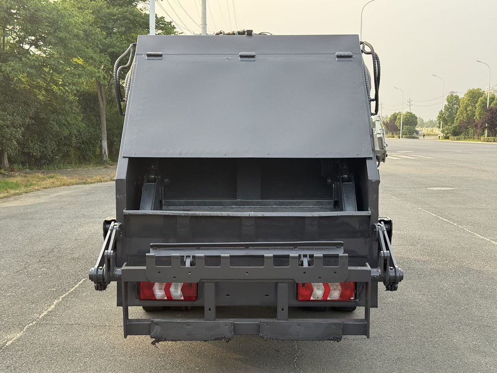 Used Chinese Brand Compressed Garbage Truck A0099 For Sale From China