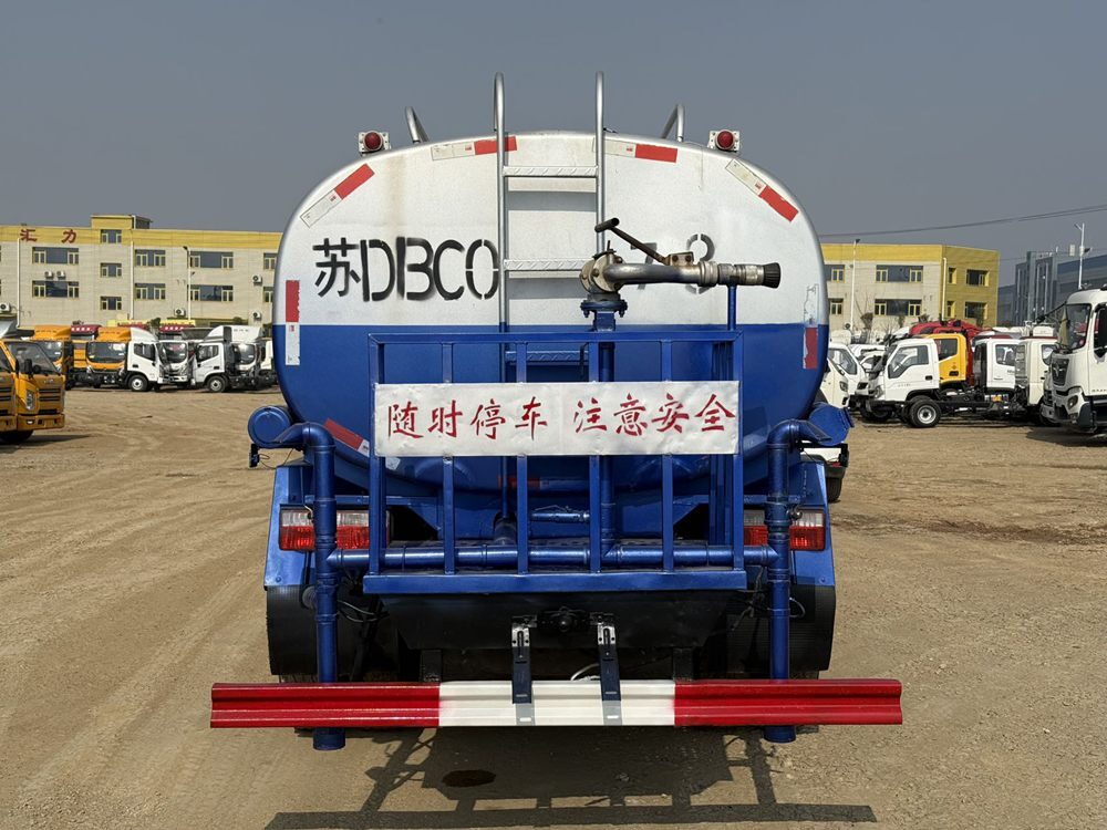 Used Dongfeng Sprinkler Truck A0042 For Sale From China
