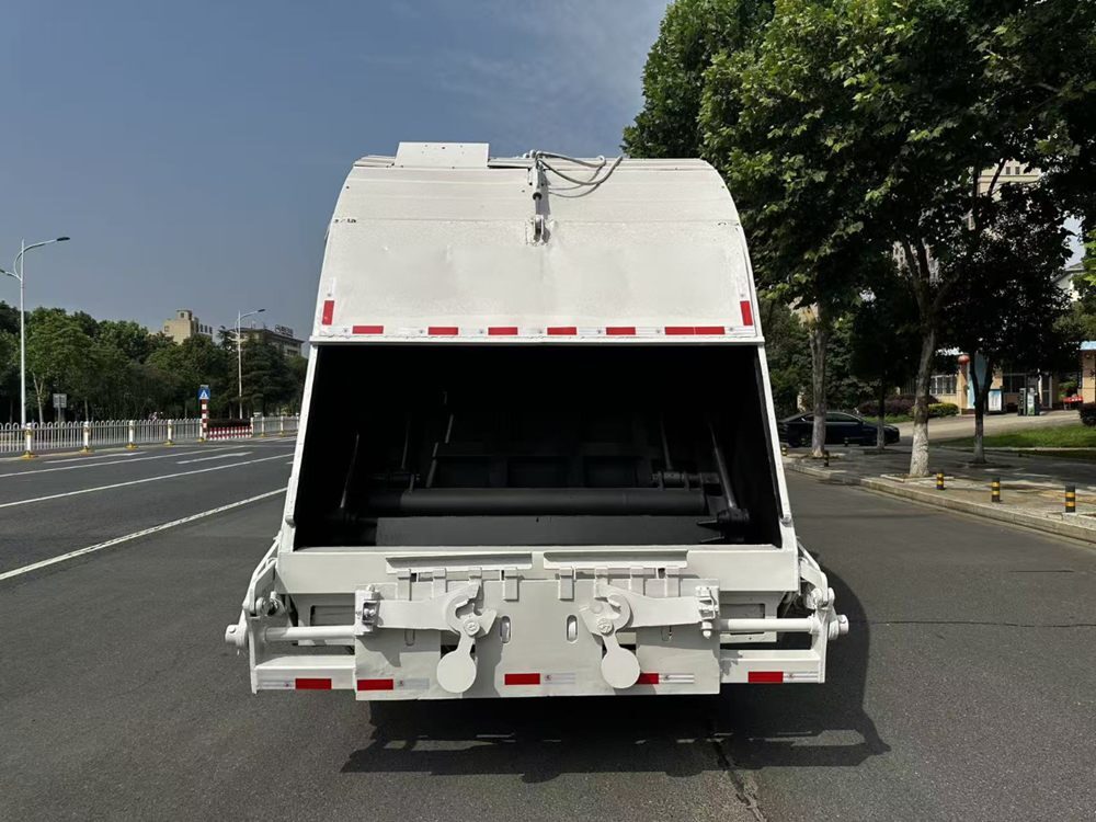 Used Dongfeng Compressed Garbage Truck A0083 For Sale From China