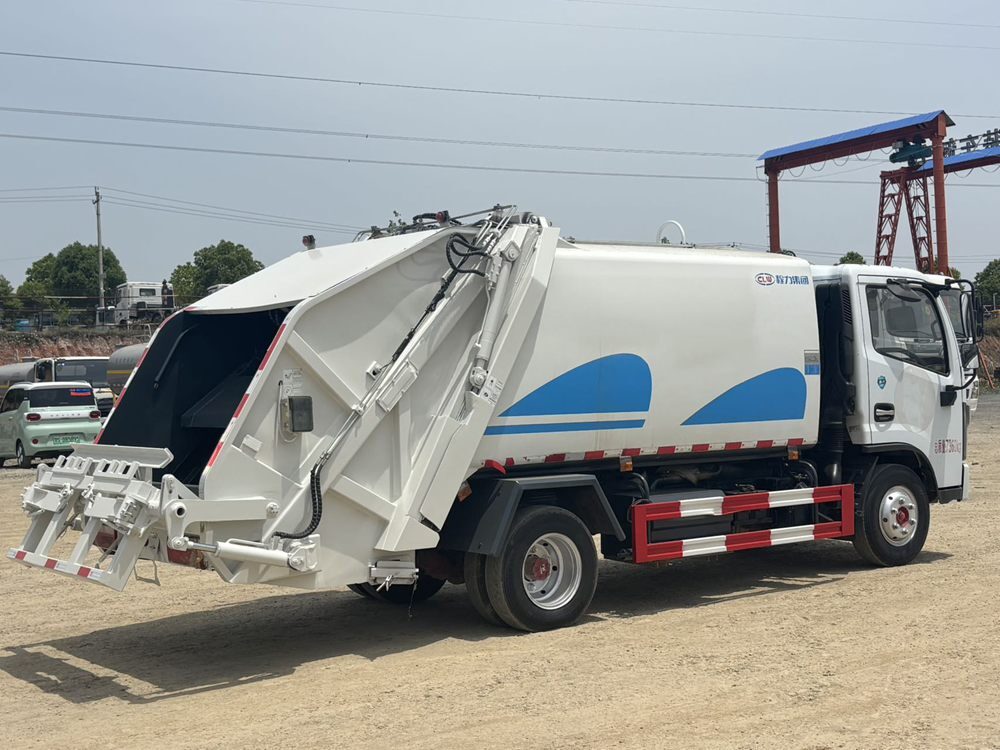 Used Dongfeng Compressed Garbage Truck A0092 For Sale From China