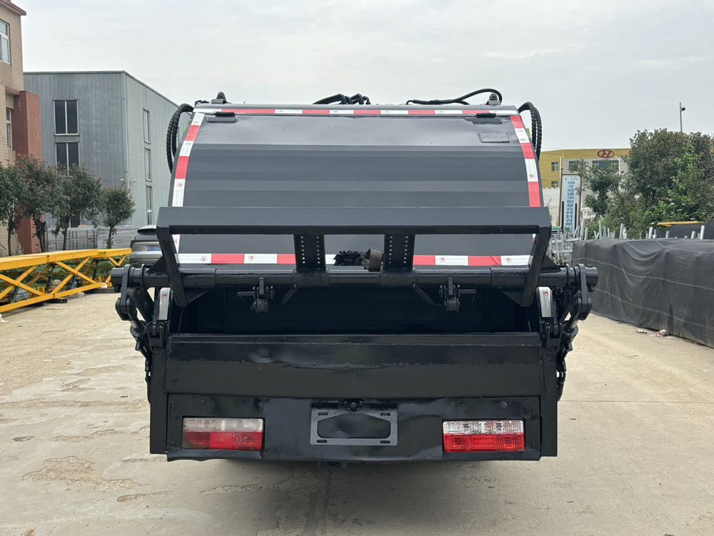 Used Dongfeng Compressed Garbage Truck A0097 For Sale From China