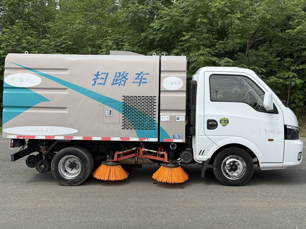 Used Dongfeng Sweeper Truck A0100 For Sale From China