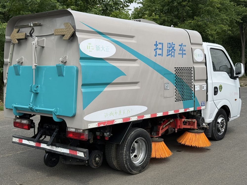 Used Dongfeng Sweeper Truck A0100 For Sale From China