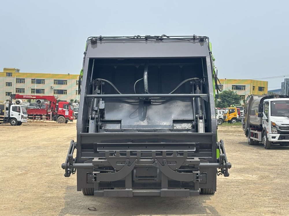 Used Dongfeng Compressed Garbage Truck A0101 For Sale From China
