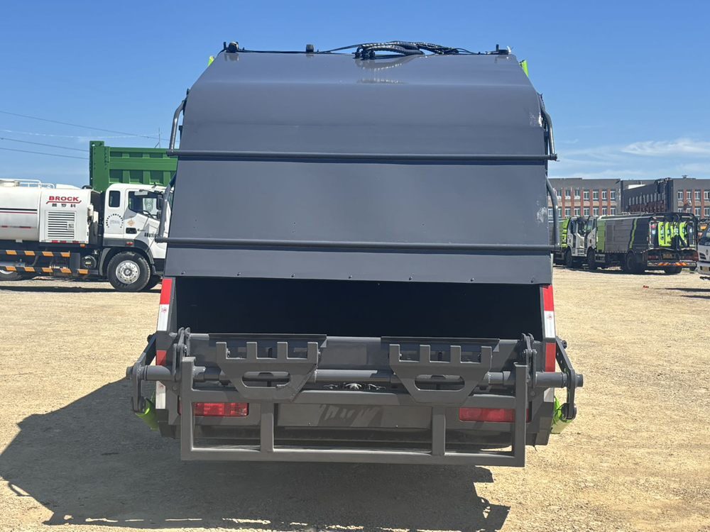 Used Dongfeng Compressed Garbage Truck A0107 For Sale From China