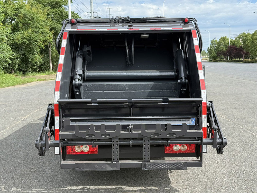 Used Foton Compressed Garbage Truck A0115 For Sale From China